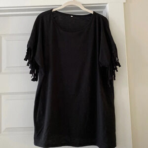 Nwot black tshirt w/fringe arms